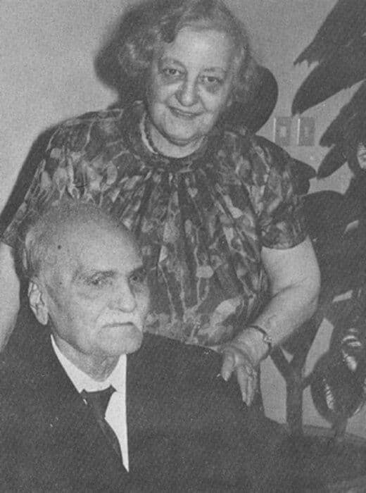 عطیه و حسن‌ تقی‌زاده
نیمه دوم دهه ۴۰